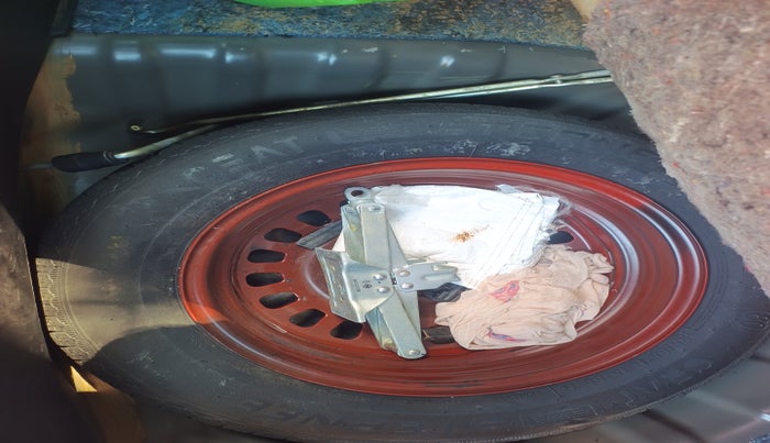 2022 Nissan MAGNITE XV MT, Petrol, Manual, 28,403 km, tyre