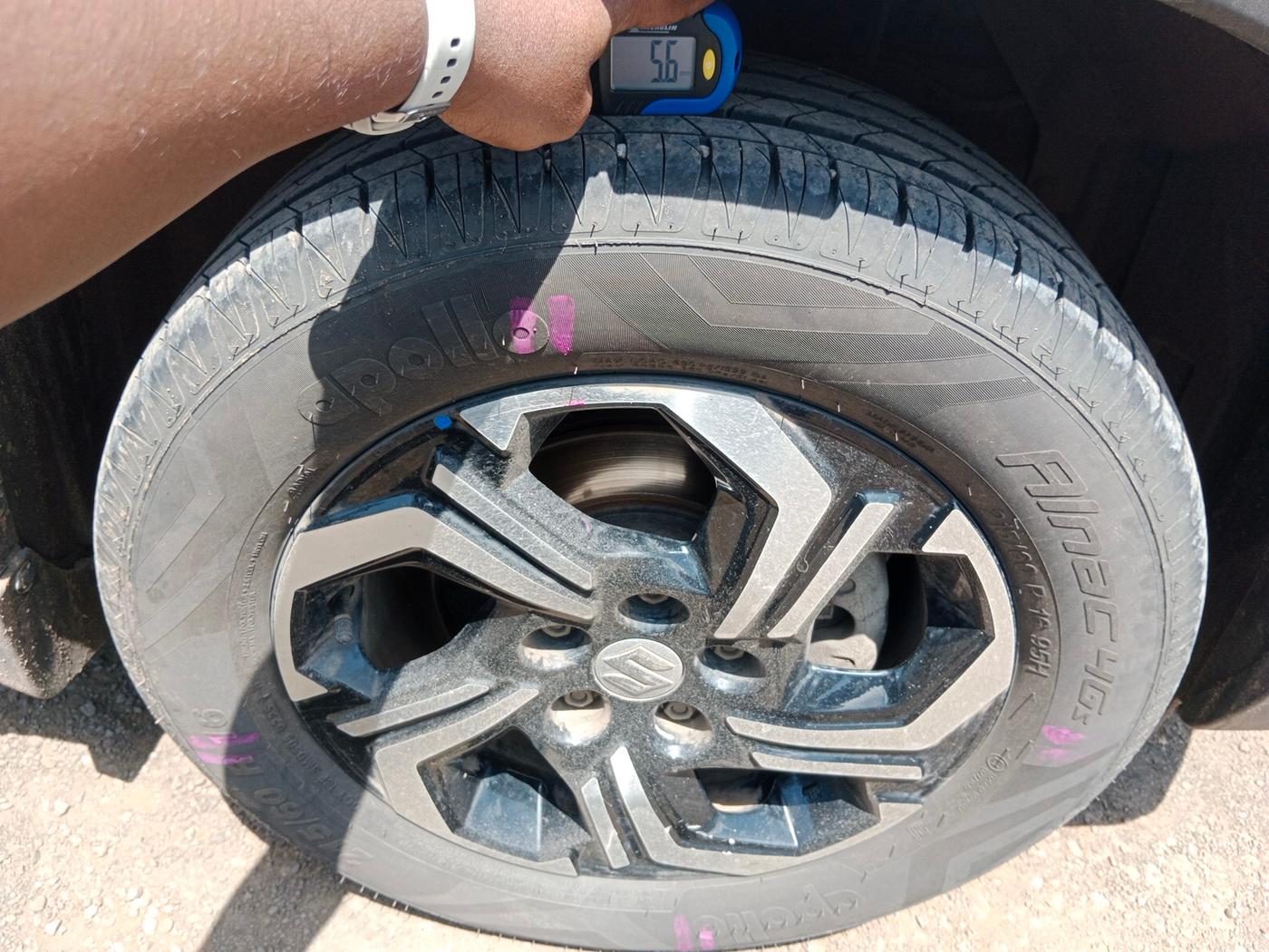 2022 Maruti BREZZA VXI SMART HYBRID, Petrol, Manual, 57,048 km, tyre