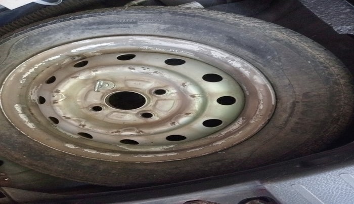 2012 Maruti Wagon R 1.0 LXI, Petrol, Manual, 82,401 km, tyre