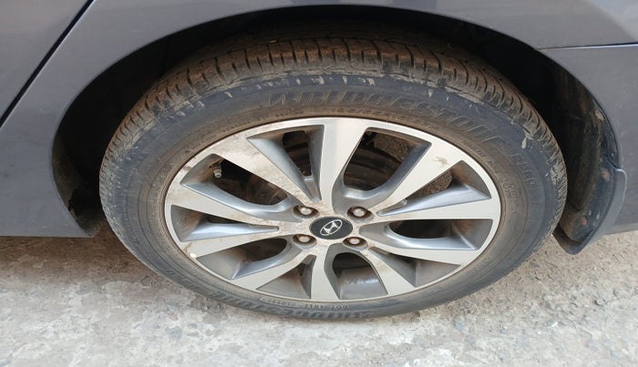 2015 Hyundai Verna FLUIDIC 4S 1.6 VTVT S(O), Petrol, Manual, 53,341 km, tyre