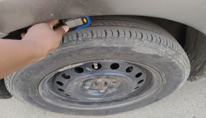 2022 Maruti Swift VXI CNG, Petrol, Manual, 51,314 km, tyre