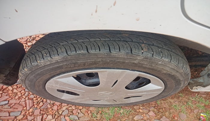 2017 Maruti Wagon R 1.0 VXI OPT, Petrol, Manual, 45,104 km, tyre