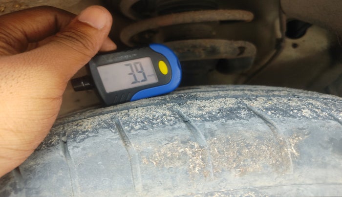 2020 KIA SELTOS HTE 1.5 DIESEL, Diesel, Manual, 1,18,425 km, tyre