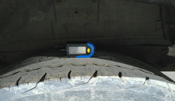 2011 Mahindra Scorpio SLE, Diesel, Manual, 2,03,197 km, tyre