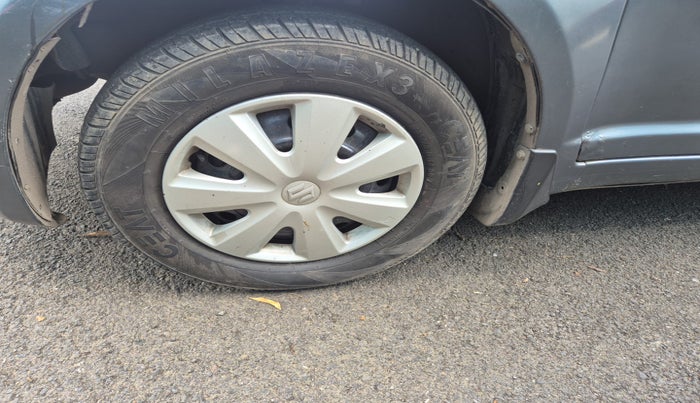 2011 Maruti Swift Dzire VXI, Petrol, Manual, 95,344 km, tyre