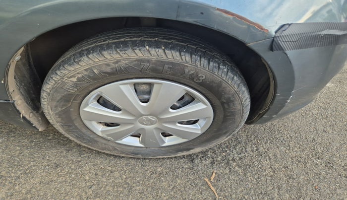 2011 Maruti Swift Dzire VXI, Petrol, Manual, 95,344 km, tyre