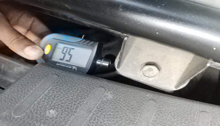 2016 Maruti Wagon R 1.0 LXI CNG, Petrol, Manual, 1,42,001 km, tyre