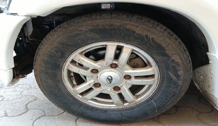 2012 Mahindra Scorpio VLX 2WD, Diesel, Manual, 1,55,422 km, tyre