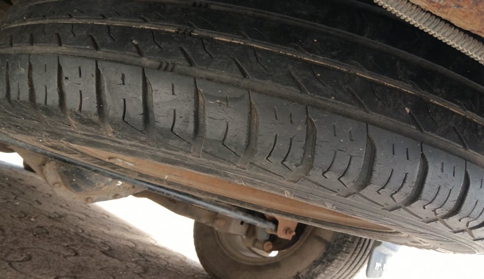 2012 Mahindra Scorpio VLX 2WD, Diesel, Manual, 1,55,422 km, tyre