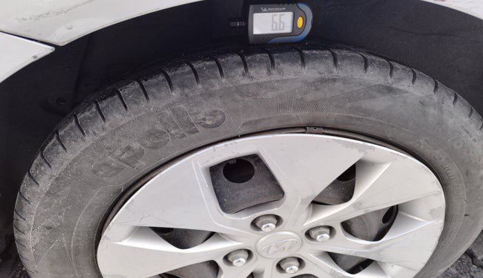 2015 Hyundai Xcent S 1.2, Petrol, Manual, 1,06,707 km, tyre