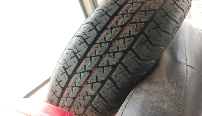 2017 Maruti Eeco 5 STR WITH A/C+HTR CNG, CNG, Manual, 1,99,999 km, tyre