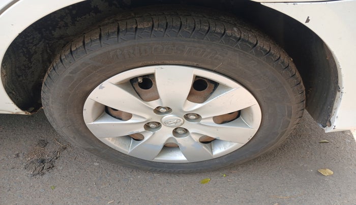 2010 Hyundai Verna TRANSFORM 1.5 CRDI, Diesel, Manual, 1,15,806 km, tyre