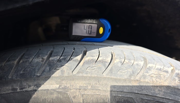 2019 Mahindra MARAZZO M4 8 STR, Diesel, Manual, 1,99,688 km, tyre