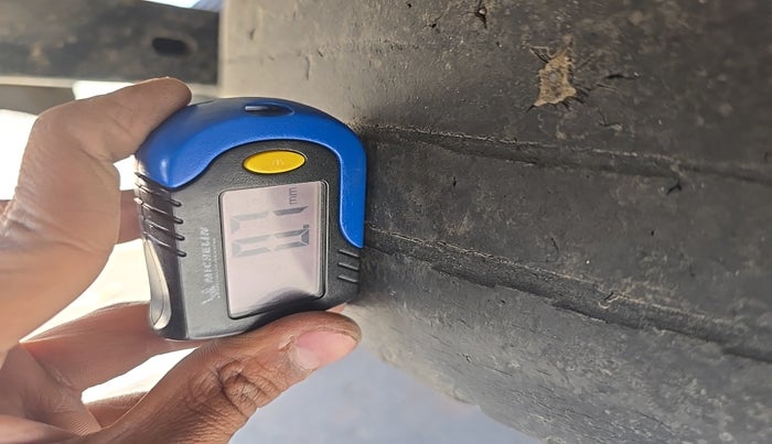 2019 Mahindra MARAZZO M4 8 STR, Diesel, Manual, 1,99,688 km, tyre