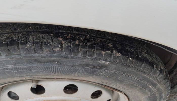 2015 Hyundai i10 MAGNA 1.1, Petrol, Manual, 94,165 km, tyre