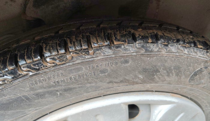 2015 Hyundai i10 MAGNA 1.1, Petrol, Manual, 94,165 km, tyre