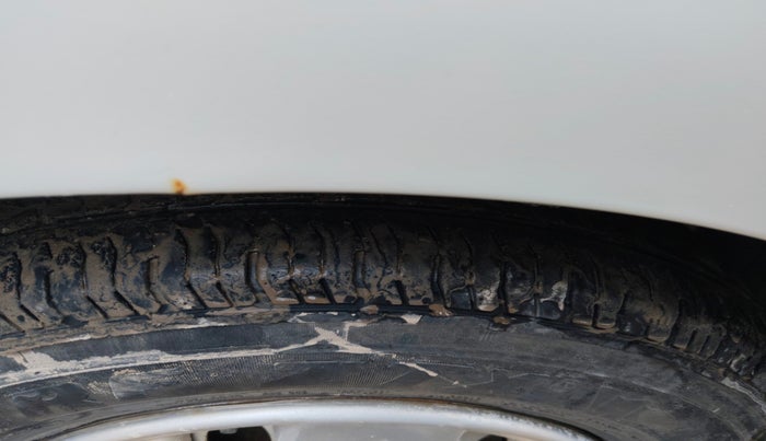 2015 Hyundai i10 MAGNA 1.1, Petrol, Manual, 94,165 km, tyre