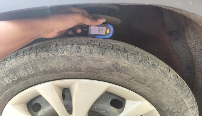 2016 Mahindra Kuv100 K4 D 6 STR, Diesel, Manual, 1,30,474 km, tyre