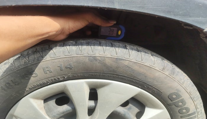 2016 Mahindra Kuv100 K4 D 6 STR, Diesel, Manual, 1,30,474 km, tyre