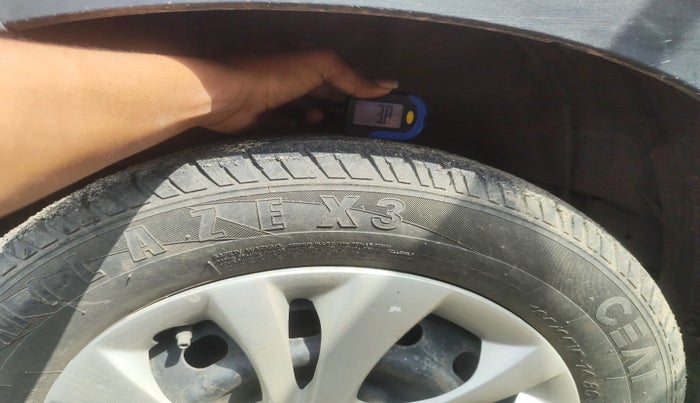 2016 Mahindra Kuv100 K4 D 6 STR, Diesel, Manual, 1,30,474 km, tyre