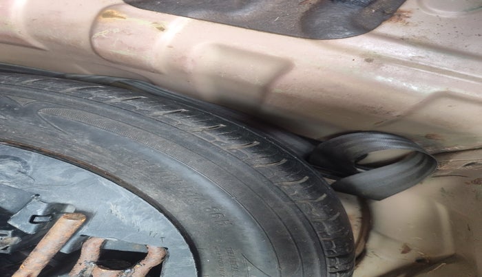 2016 Mahindra Kuv100 K4 D 6 STR, Diesel, Manual, 1,30,474 km, tyre