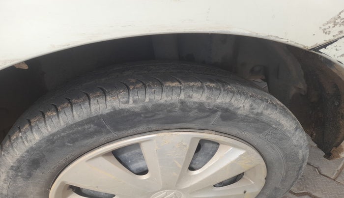 2010 Maruti Swift Dzire VDI, Diesel, Manual, 1,42,183 km, tyre