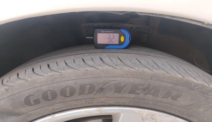 2016 Skoda Rapid 1.5 TDI CR STYLE PLUS AT, Diesel, Automatic, 1,84,597 km, tyre