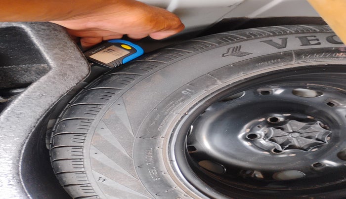 2016 Skoda Rapid 1.5 TDI CR STYLE PLUS AT, Diesel, Automatic, 1,84,597 km, tyre