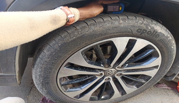 2021 MG HECTOR SHARP 1.5 PETROL CVT, Petrol, Automatic, 30,690 km, tyre