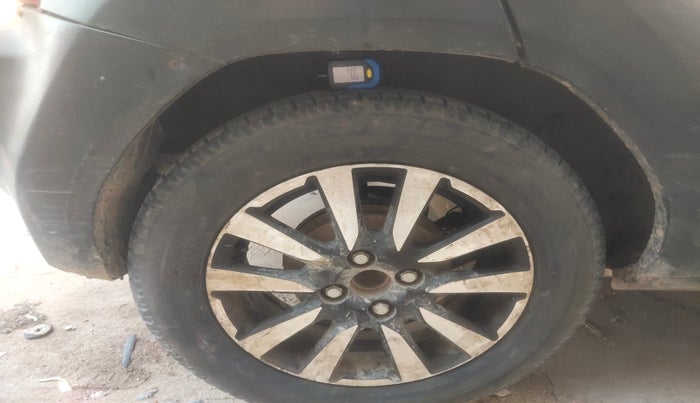 2014 Toyota Etios CROSS 1.4 VD, Diesel, Manual, 1,22,894 km, tyre