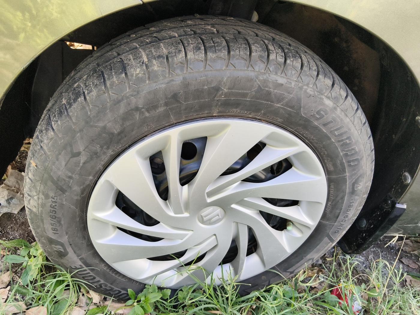 2021 Maruti Ertiga VXI SHVS, Petrol, Manual, 1,18,832 km, tyre