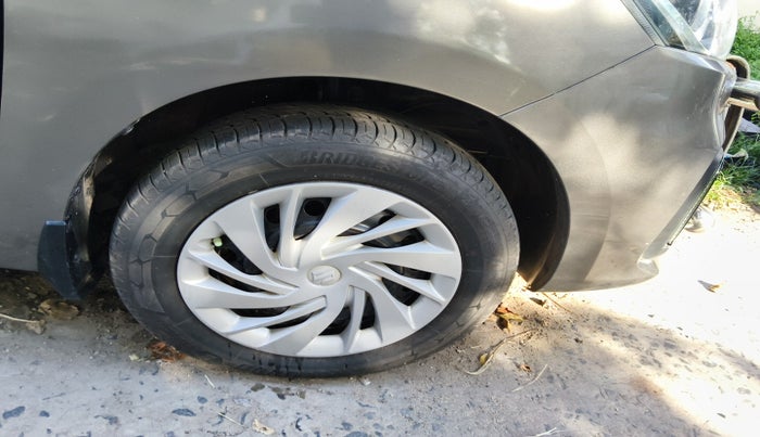 2021 Maruti Ertiga VXI SHVS, Petrol, Manual, 1,18,832 km, tyre