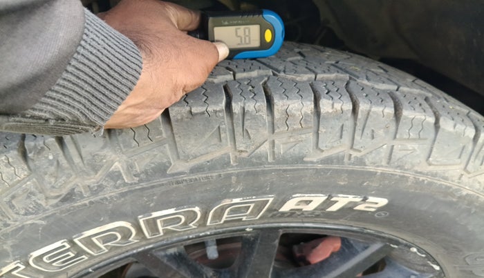 2012 Mitsubishi Pajero Sport 2.5 MT 4X4, Diesel, Manual, 1,21,185 km, tyre