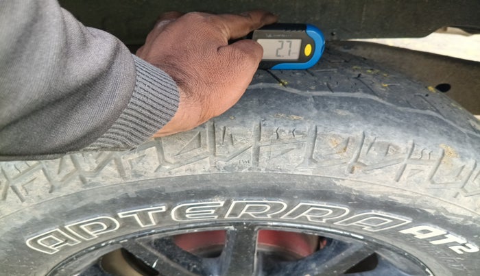 2012 Mitsubishi Pajero Sport 2.5 MT 4X4, Diesel, Manual, 1,21,185 km, tyre