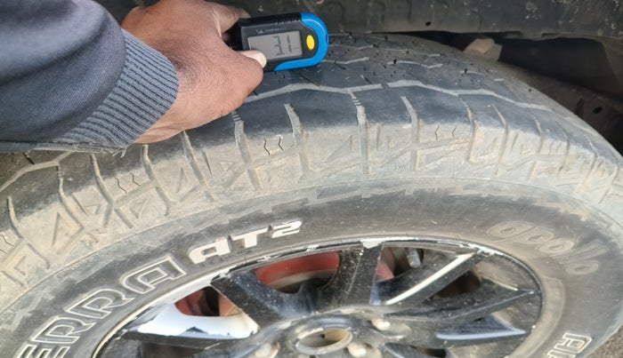 2012 Mitsubishi Pajero Sport 2.5 MT 4X4, Diesel, Manual, 1,21,185 km, tyre