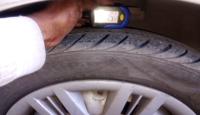 2013 Hyundai Santro Xing GL, Petrol, Manual, 1,51,511 km, tyre