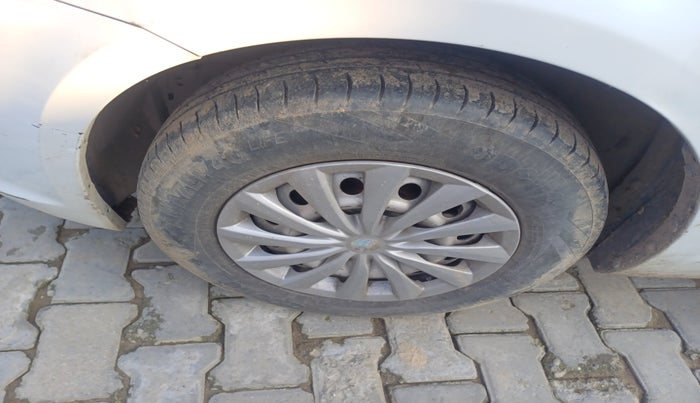 2018 Maruti Swift Dzire TOUR S-CNG, Petrol, Manual, 1,16,502 km, tyre