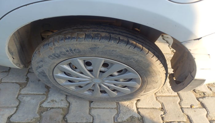 2018 Maruti Swift Dzire TOUR S-CNG, Petrol, Manual, 1,16,502 km, tyre