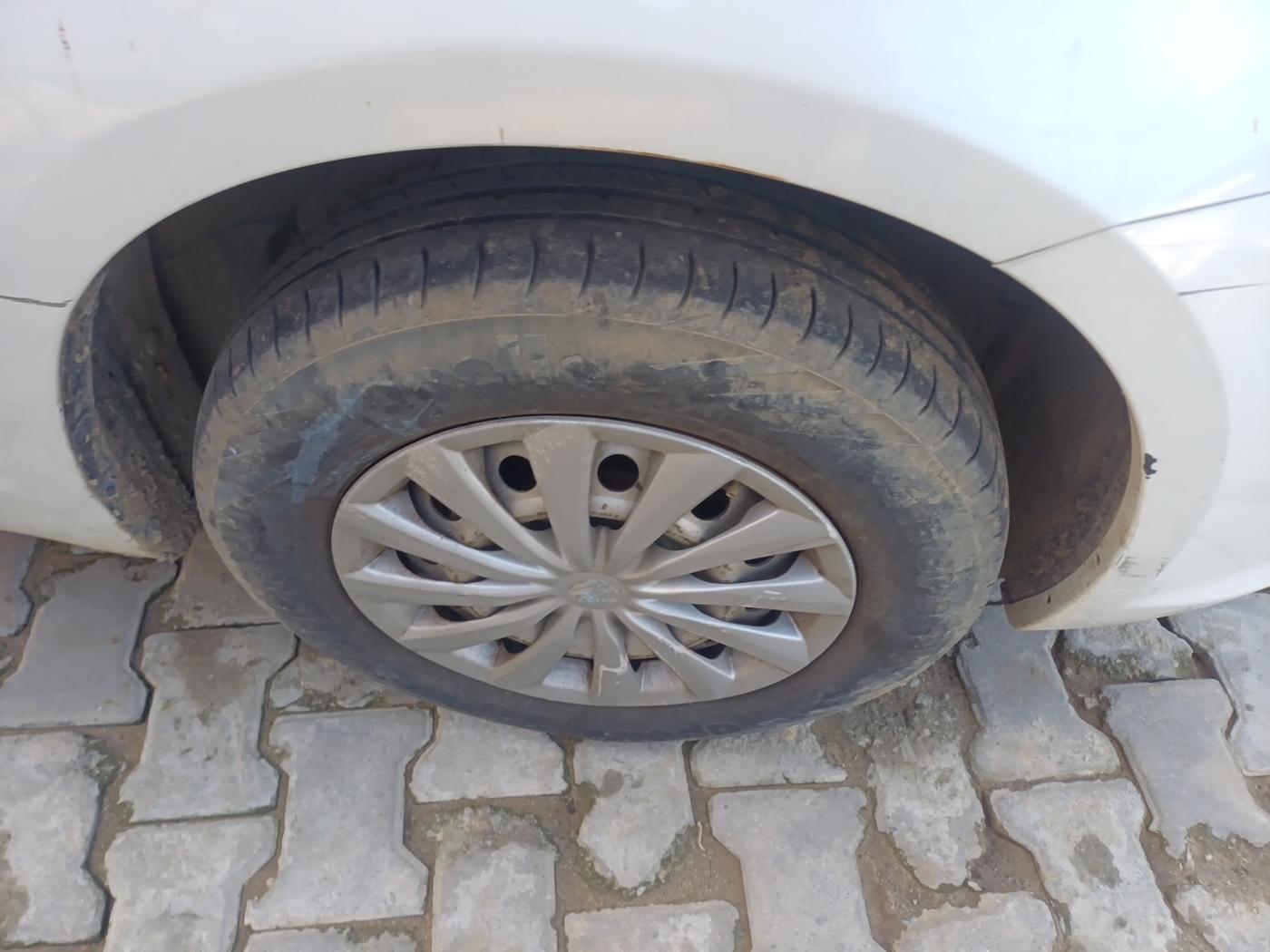 2018 Maruti Swift Dzire TOUR S-CNG, Petrol, Manual, 1,16,502 km, tyre