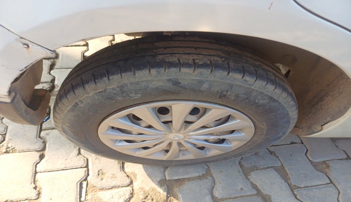 2018 Maruti Swift Dzire TOUR S-CNG, Petrol, Manual, 1,16,502 km, tyre