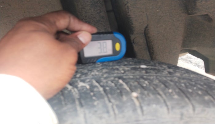 2014 Maruti Swift Dzire LDI, Diesel, Manual, 1,01,495 km, tyre