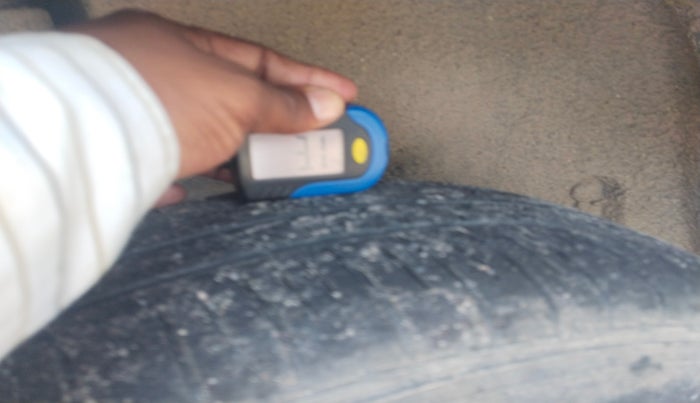 2014 Maruti Swift Dzire LDI, Diesel, Manual, 1,01,495 km, tyre