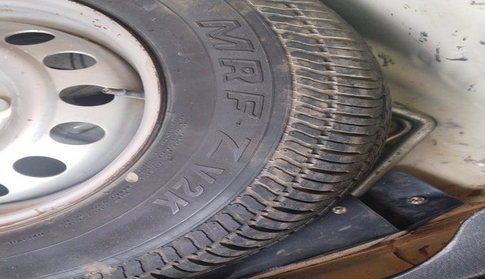 2014 Maruti Swift Dzire LDI, Diesel, Manual, 1,01,495 km, tyre