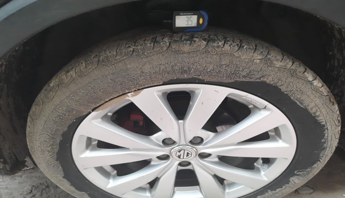 2023 MG ASTOR SMART 1.5 MT, Petrol, Manual, 32,070 km, tyre