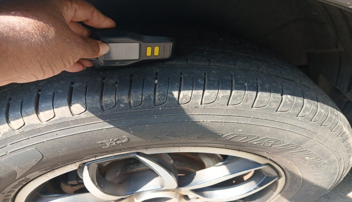 2014 Mahindra XUV500 W6, Diesel, Manual, 1,44,339 km, tyre