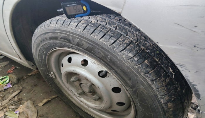 2011 Maruti Wagon R 1.0 LXI, Petrol, Manual, 2,03,799 km, tyre