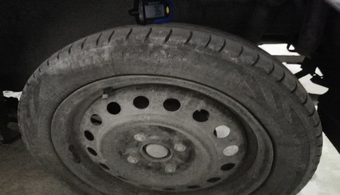 2013 Maruti Wagon R 1.0 VXI, Petrol, Manual, 87,770 km, tyre
