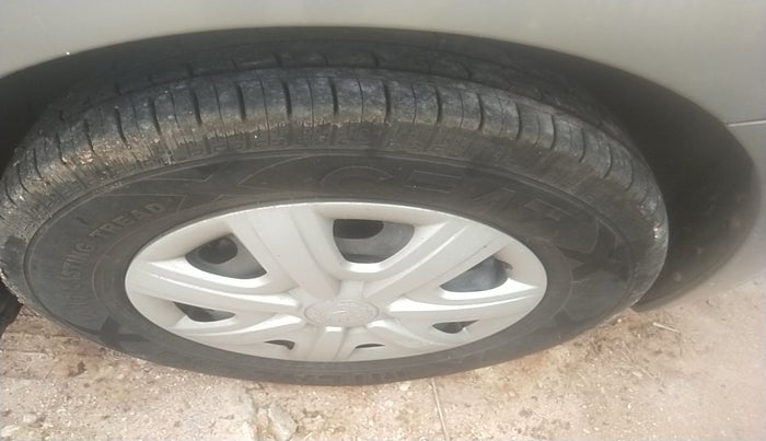 2014 Skoda Rapid AMBITION 1.6 TDI CR MT PLUS, Diesel, Manual, 1,07,470 km, tyre