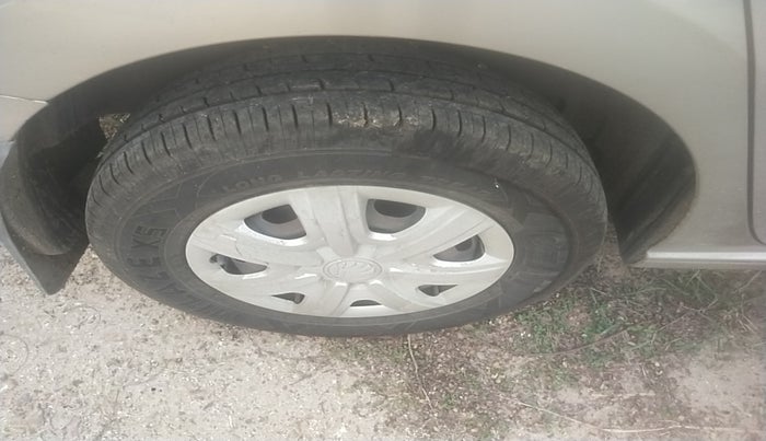 2014 Skoda Rapid AMBITION 1.6 TDI CR MT PLUS, Diesel, Manual, 1,07,470 km, tyre