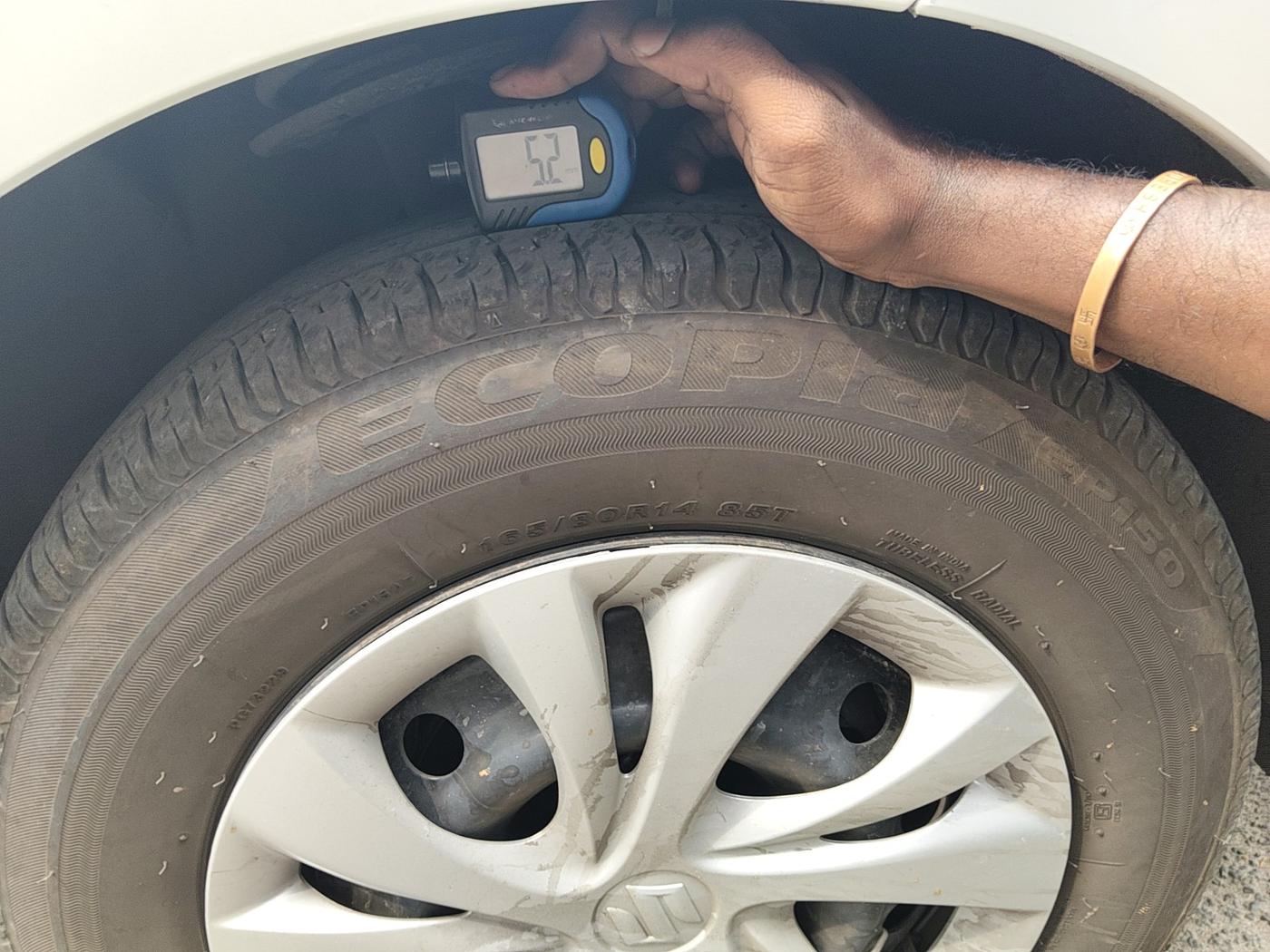 2018 Maruti Dzire VDI, Diesel, Manual, 79,735 km, tyre